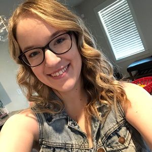 Meet your Posher, Hannah